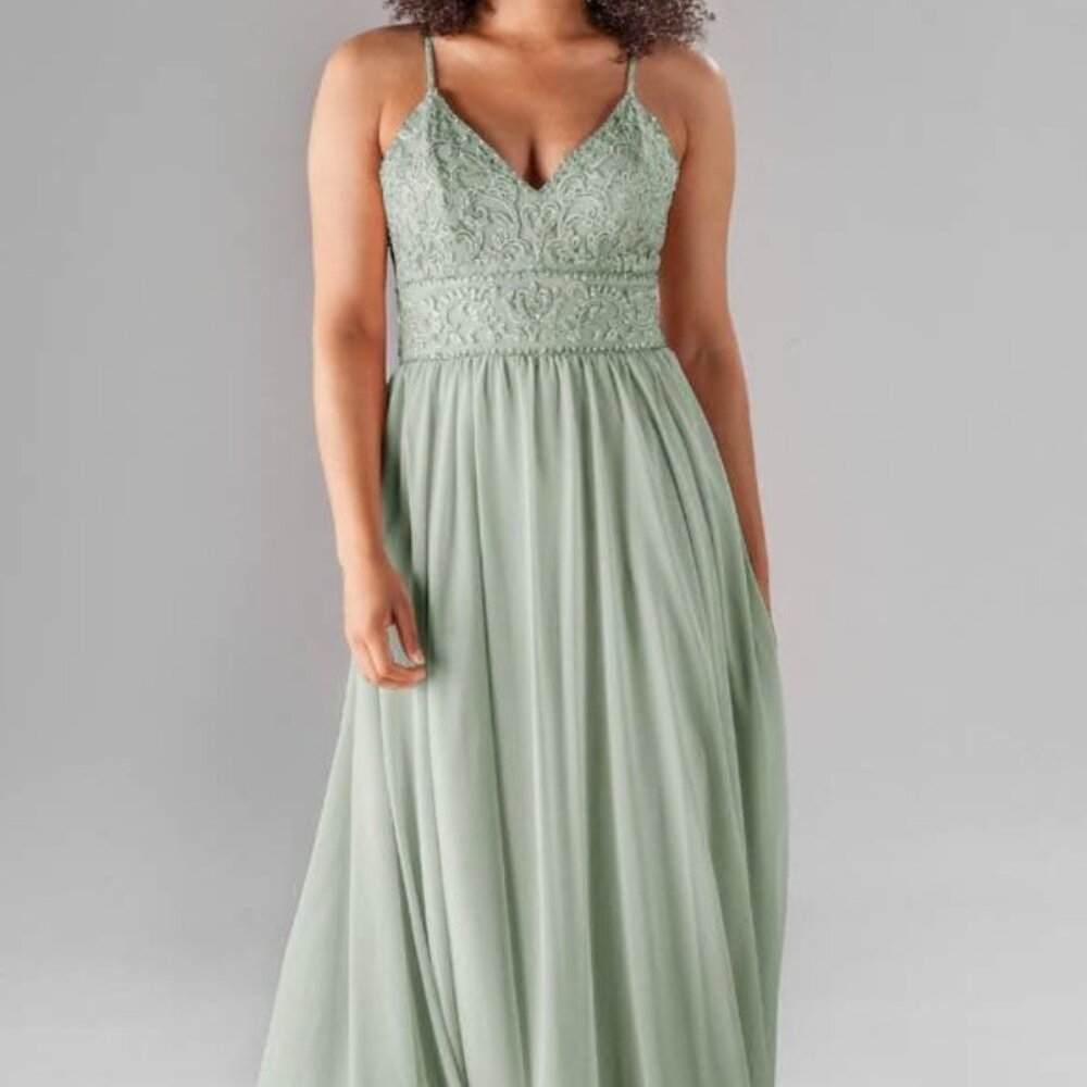 Sage Lace Bodice Spaghetti-Strap Maxi Dress